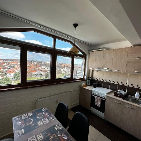High Level Apart Oradea Free Reserved Parking Exterior photo