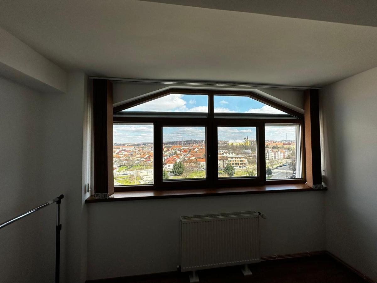 High Level Apart Oradea Free Reserved Parking Exterior photo
